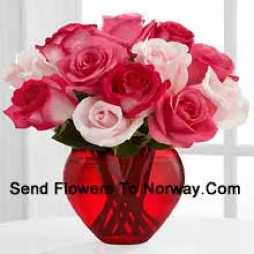 8 Rose Rosa Scuro Con 5 Rose Rosa Chiaro In Un Vaso di Vetro
